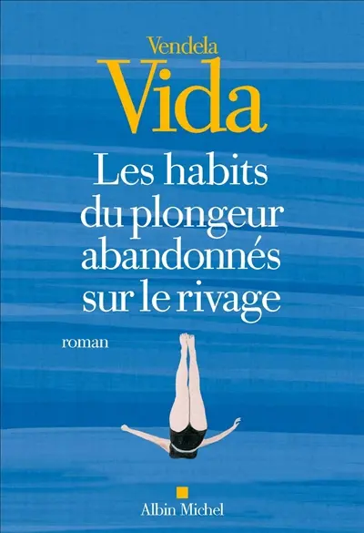 Les habits du plongeur abandonnés sur le rivage