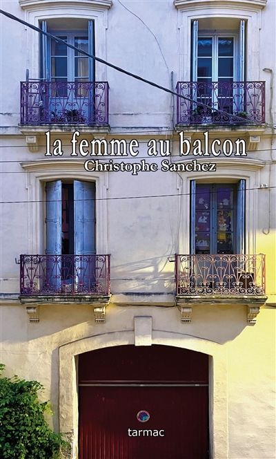 La femme au balcon. A la rue