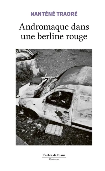 Andromaque dans une berline rouge