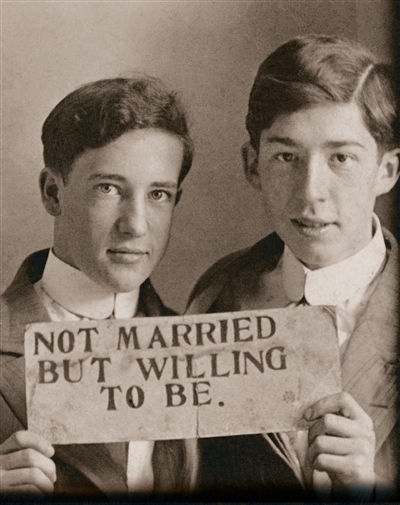 Ils s'aiment : un siècle de photographies d'hommes amoureux 1850-1950. Vol. 2. Des hommes amoureux