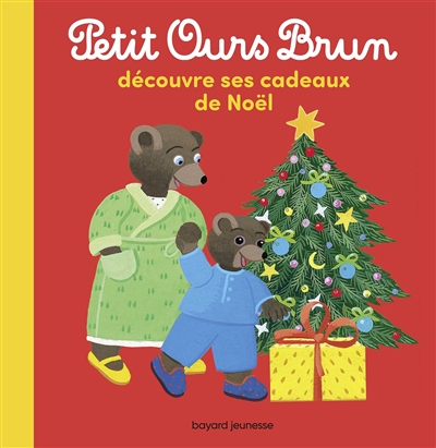 Petit Ours brun découvre ses cadeaux de Noël