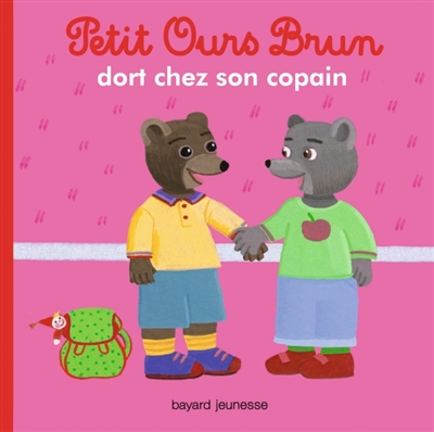 Petit Ours brun dort chez son copain