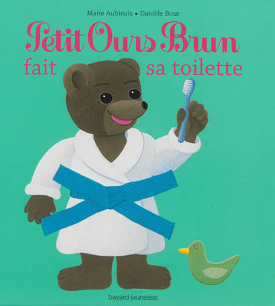 Petit Ours brun fait sa toilette