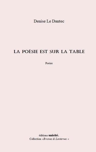 La poésie est sur la table