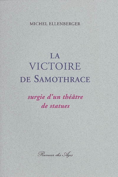 La Victoire de Samothrace surgie d'un théâtre de statues