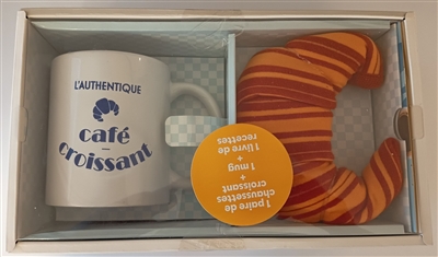 Café-croissant chaussettes : des chaussettes pur beurre pour des petits déj' en douceur : une paire de chaussettes, un mug à café, un livre de recettes