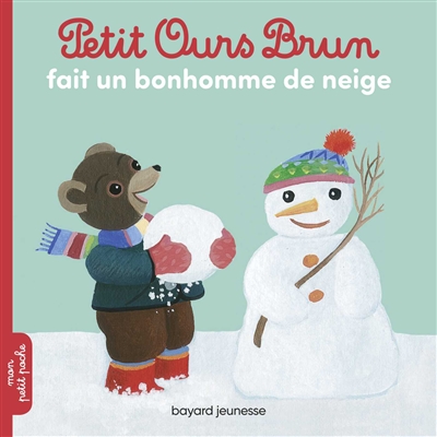 Petit Ours brun fait un bonhomme de neige