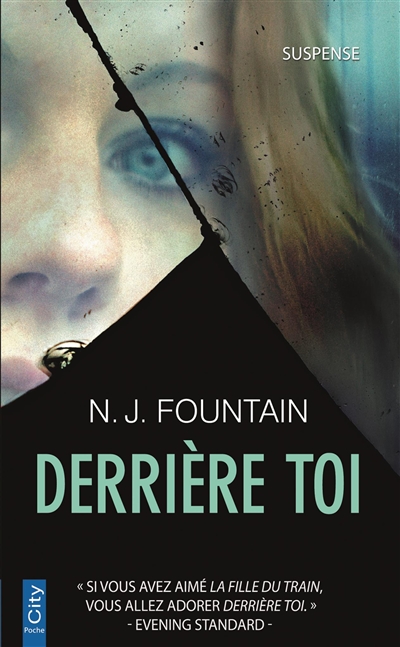 Derrière toi...