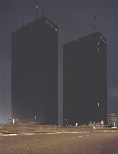 Type Mercurial : une déclaration d'amour poétique à deux figures architecturales emblématiques