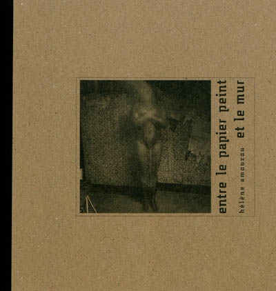 Entre le papier peint et le mur