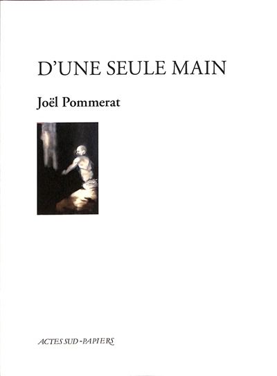 D'une seule main