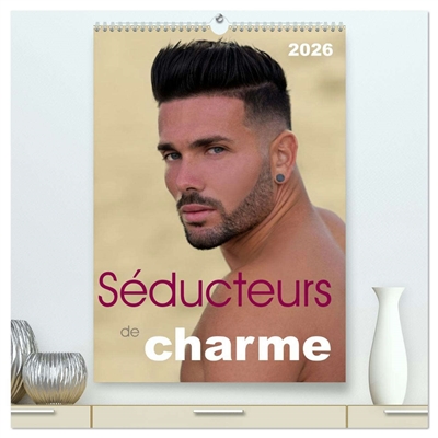 Séducteurs de charme (Calendrier mural 2026 DIN A2 horizontal) calendrier de bureau : Ces 12 photos érotiques en couleurs de beaux gosses mettent en valeur leur séduction.
