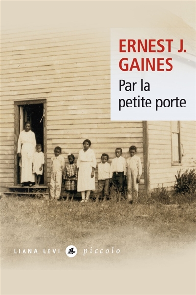 Par la petite porte