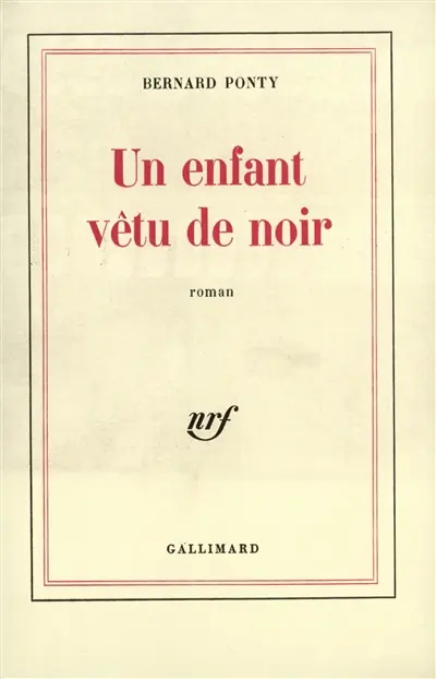 Un enfant vêtu de noir