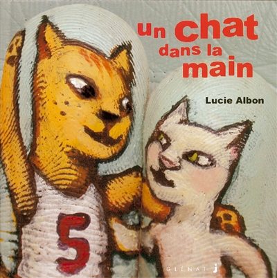 Un chat dans la main