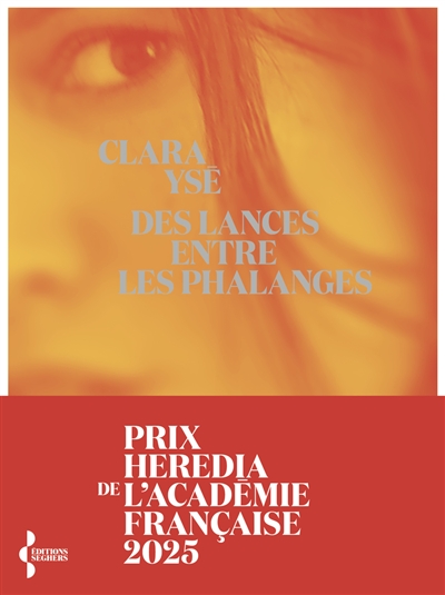 Des lances entre les phalanges