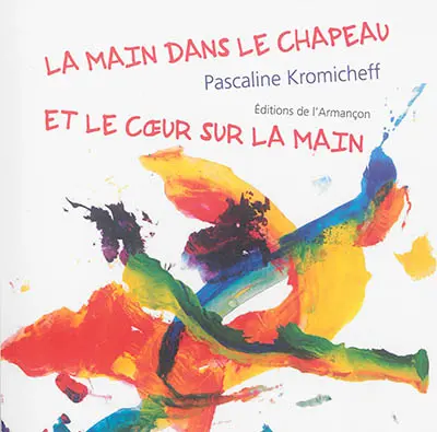 La main dans le chapeau et le coeur sur la main