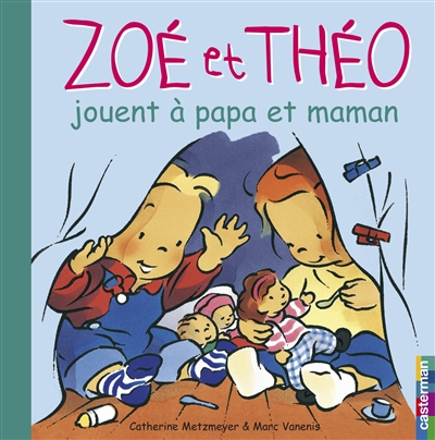 Zoé et Théo jouent à papa et Maman