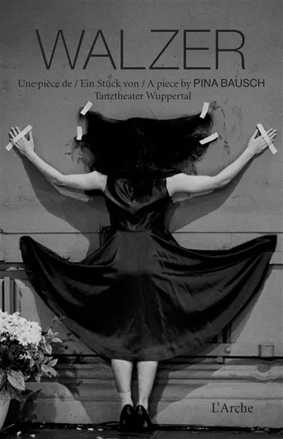 Walzer : une pièce de Pina Bausch : extrait d'une représentation au Schauspielhaus Wuppertal. Walzer : ein Stück von Pina Bausch : Ausschnitte einer Aufführung im Schauspielhaus Wuppertal. Walzer : a piece by Pina Bausch : excerpts from a performance at the Schauspielhaus Wuppertal