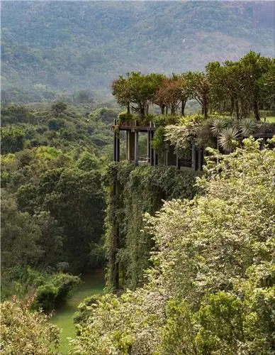 Geoffrey Bawa : Architecture for the Senses