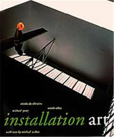 Installation Art (paperback)