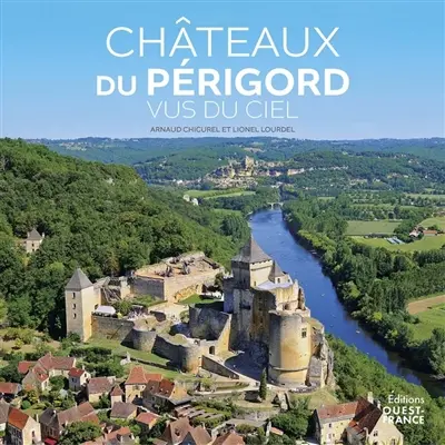 Châteaux du Périgord vus du ciel