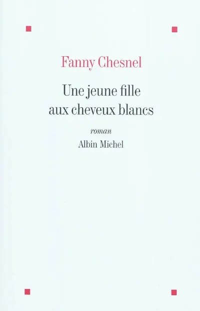Une jeune fille aux cheveux blancs