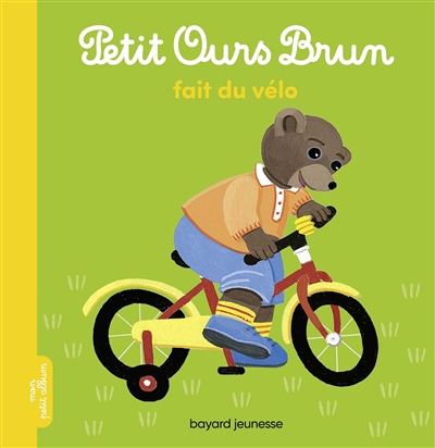 petit ours brun fait du vélo